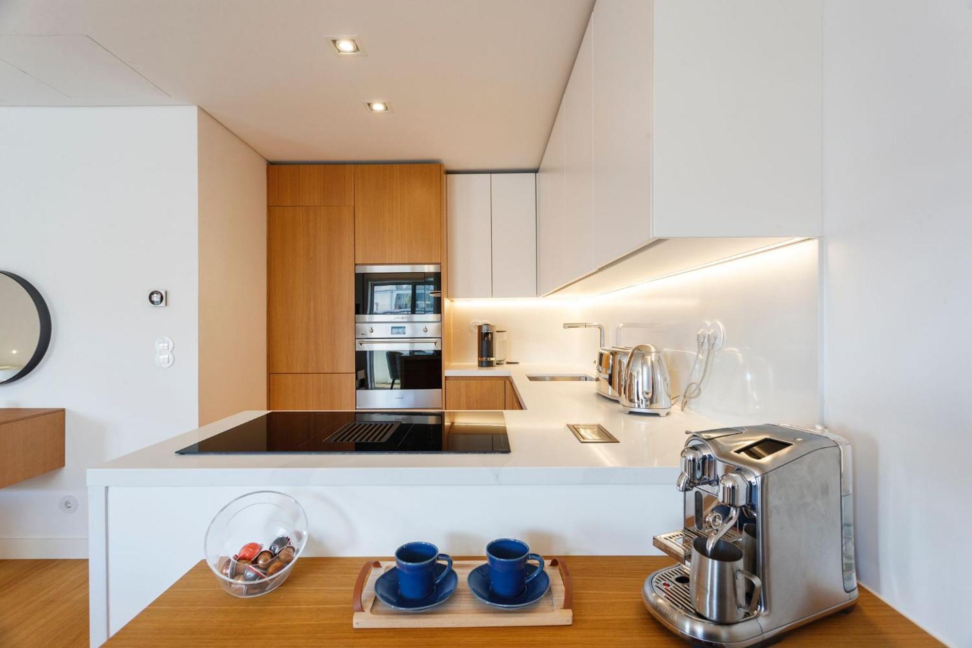 Luxury Suite With Balcony And Shared Accommodation In The Parque Eduardo VII Area Lizbona Zewnętrze zdjęcie
