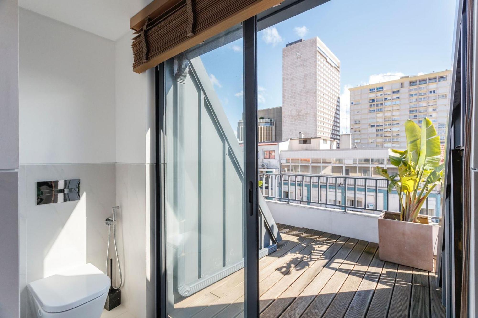 Luxury Suite With Balcony And Shared Accommodation In The Parque Eduardo VII Area Lizbona Zewnętrze zdjęcie